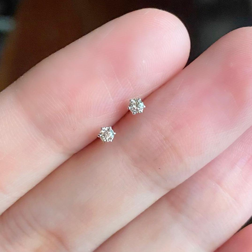 DGM News - The Timeless Elegance of Diamond Earrings
